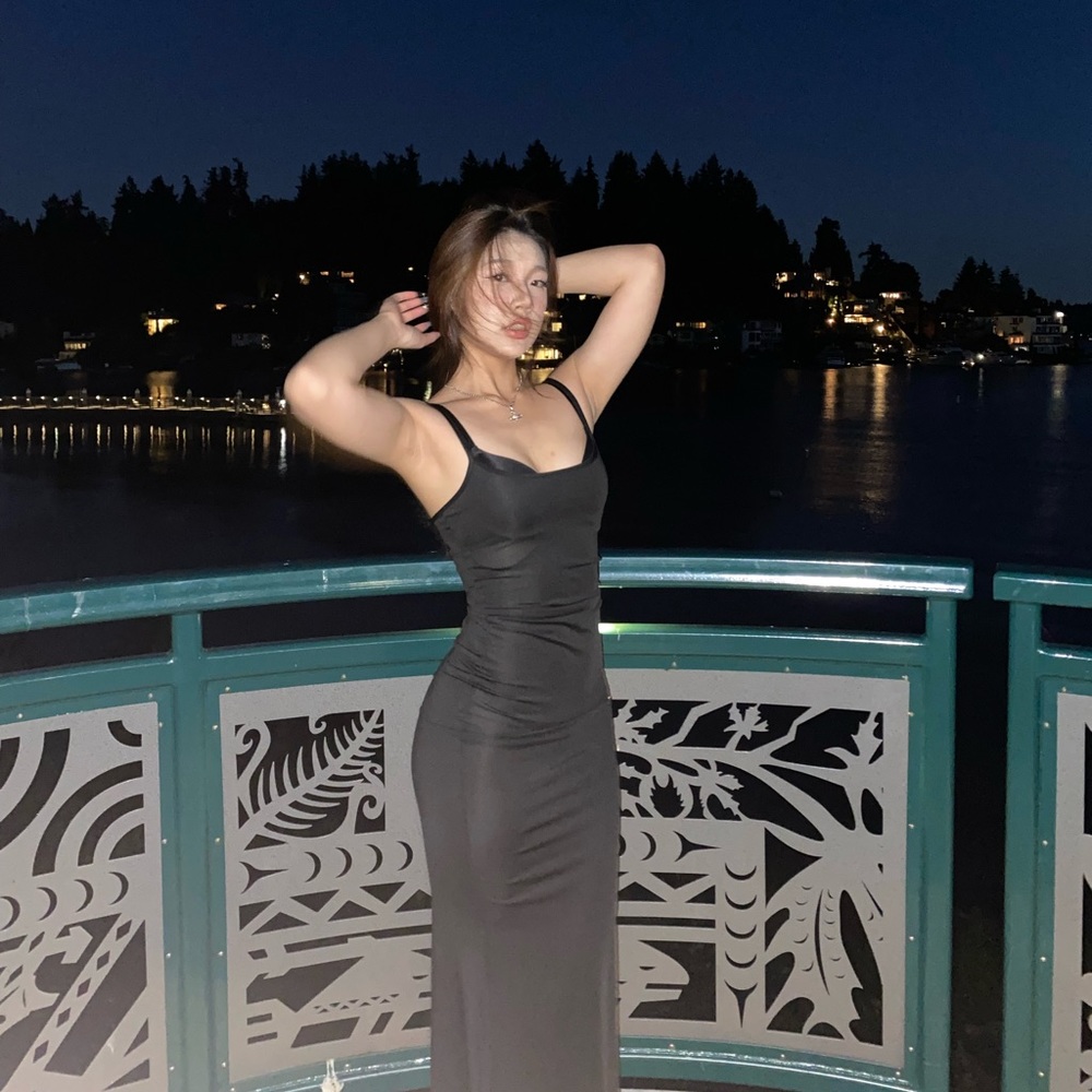 Black bodycon maxi dress